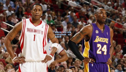 黑马逆袭！无名小将爆冷击败世界冠军，改写赛事历史