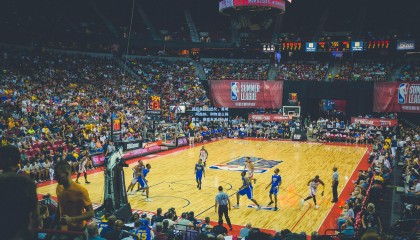 英超争冠白热化，曼城、阿森纳、利物浦三强鼎立，赛季末决战一触即发